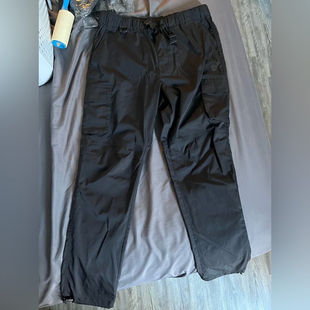 Minth Hall Black Cargo Pants